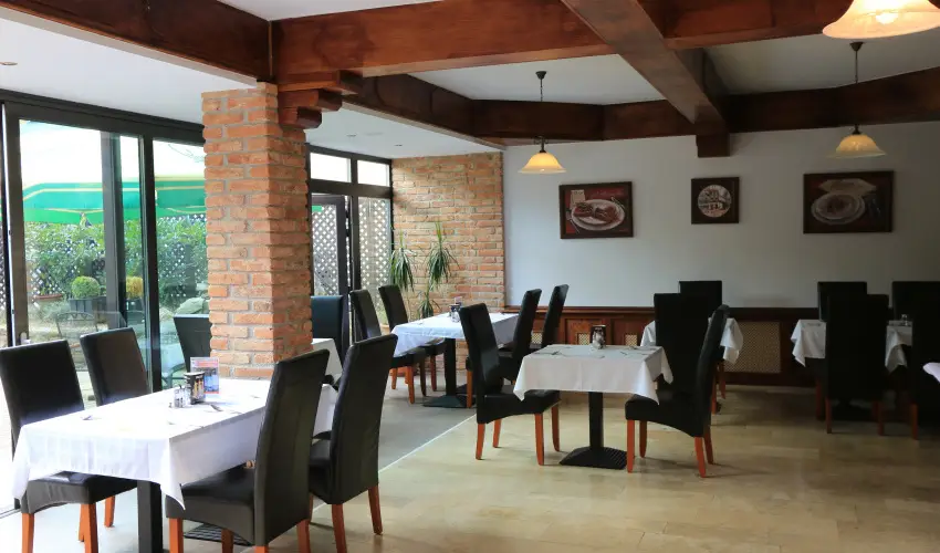 Hotel rottk Kszeg - Mjus 1. (min. 2 j)