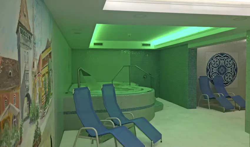 Hotel rottk Kszeg - Mjus 1. (min. 2 j)