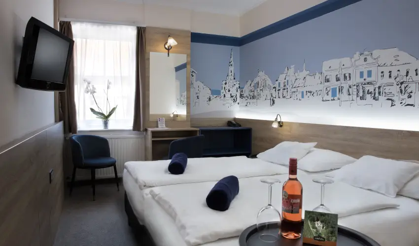 Hotel rottk Kszeg - Mjus 1. (min. 2 j)