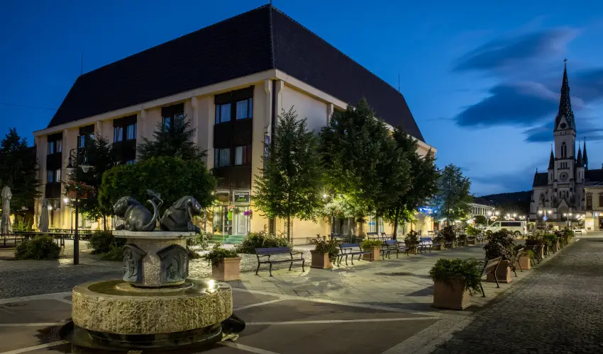 Hotel rottk Kszeg - Mjus 1. (min. 2 j)