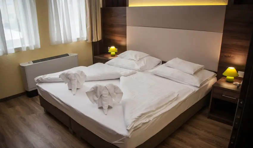 Hotel Jade Veszprm - Mjus 1.