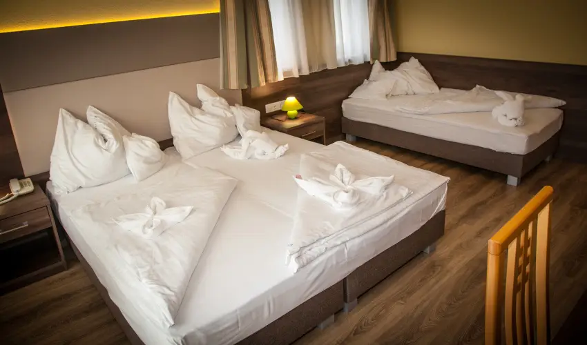 Hotel Jade Veszprm - Mjus 1.