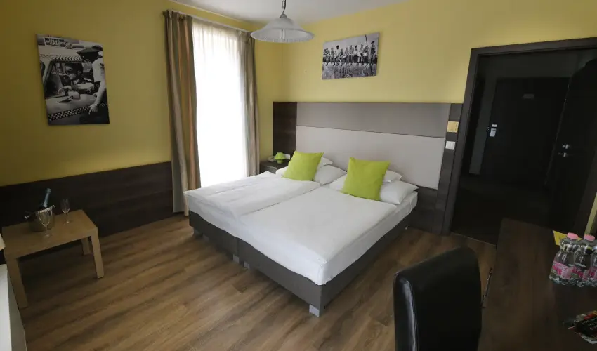 Hotel Jade Veszprm - Mjus 1.