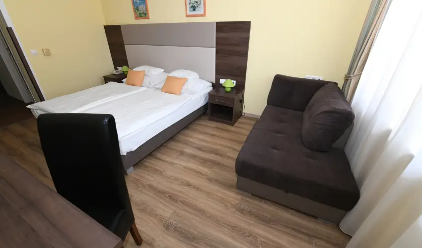 Hotel Jade Veszprm - Mjus 1.