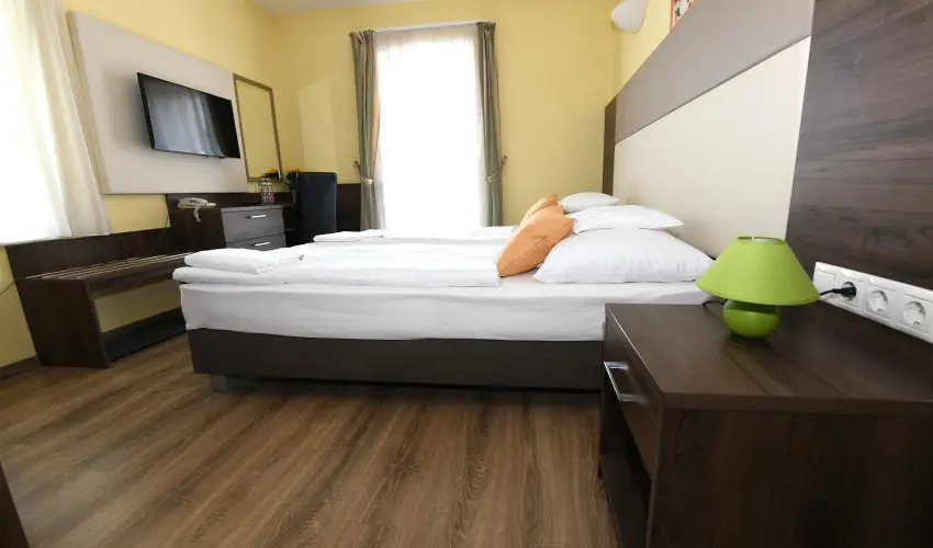 Hotel Jade Veszprm - Mjus 1.