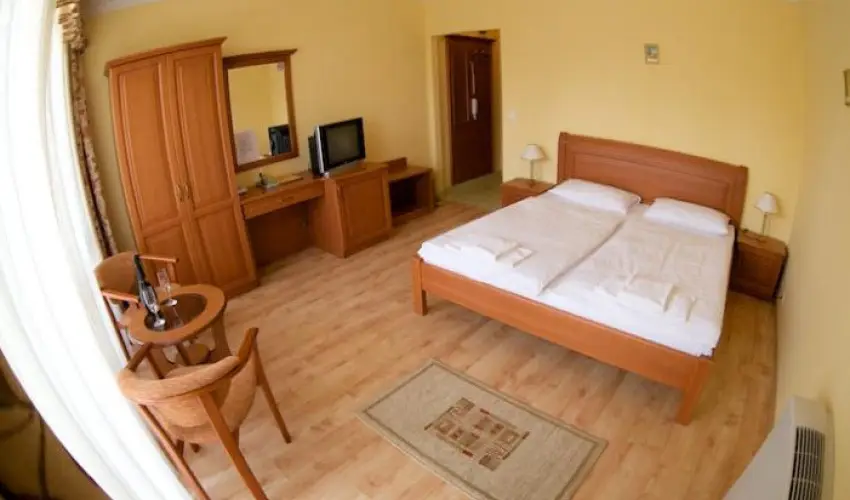 Hotel J�rja Hajd�szoboszl� - M�jus 1. 