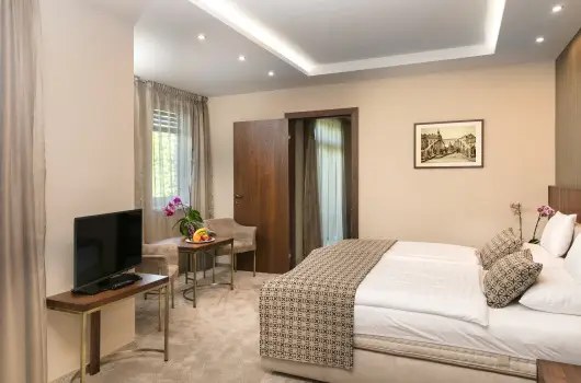 Hotel K�lv�ria - M�jus 1. 