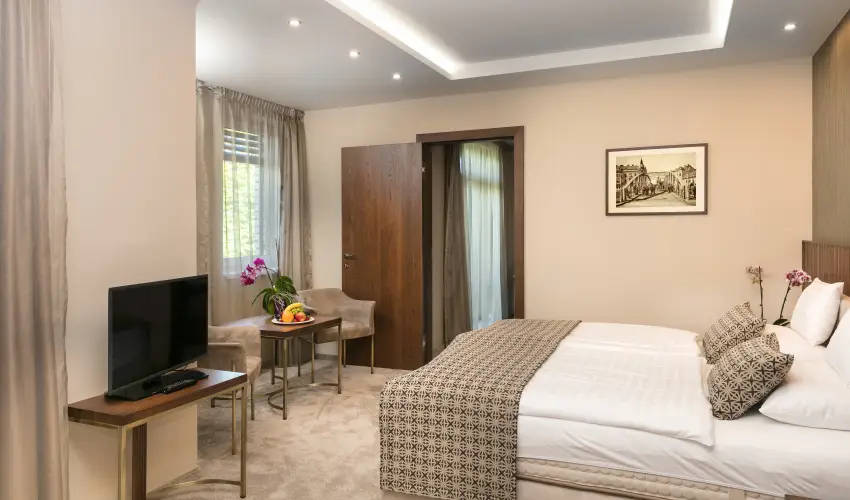 Hotel Klvria Gyr - Mjus 1. 