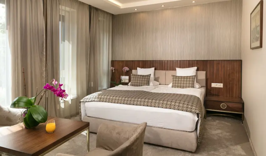 Hotel Klvria Gyr - Mjus 1. 