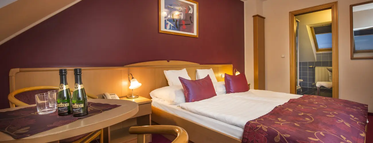 Hotel Klvria Gyr - Mjus 1. 