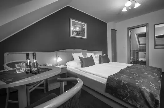 Hotel K�lv�ria - M�jus 1. 