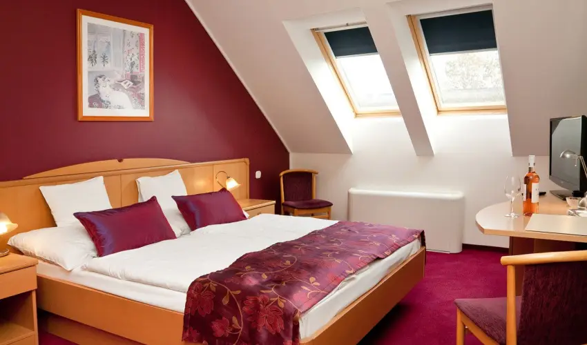 Hotel Klvria Gyr - Mjus 1. 