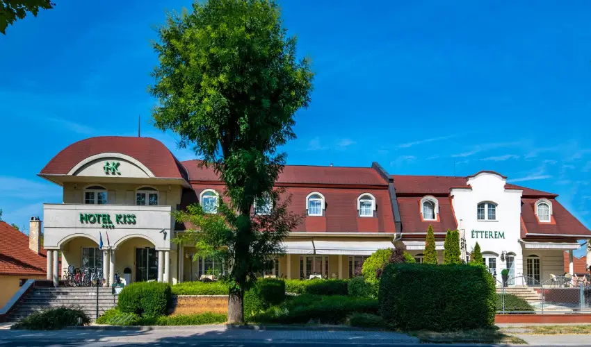 Hotel Kiss Tata - Mjus 1.