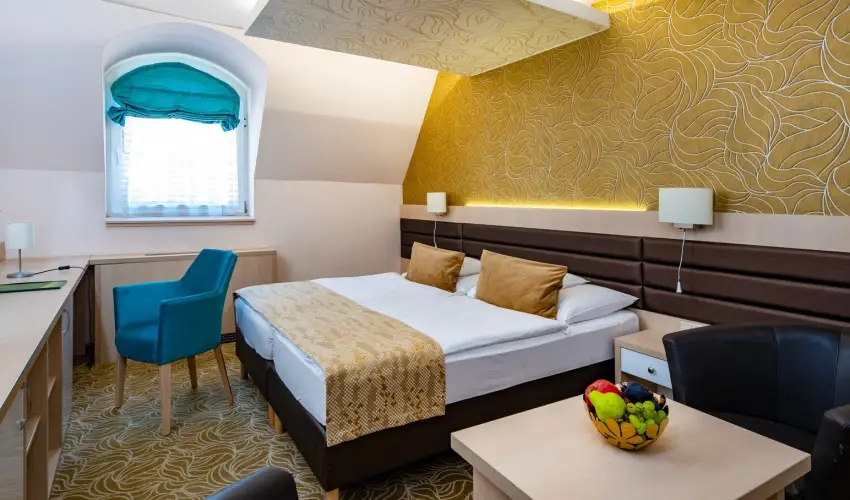 Hotel Kiss Tata - Mjus 1.