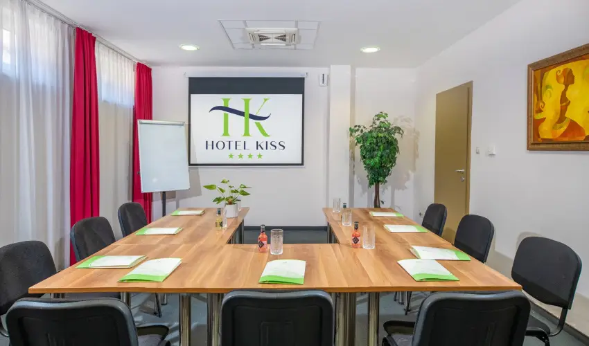 Hotel Kiss Tata - Mjus 1.