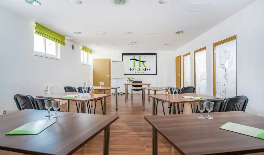Hotel Kiss Tata - Mjus 1.
