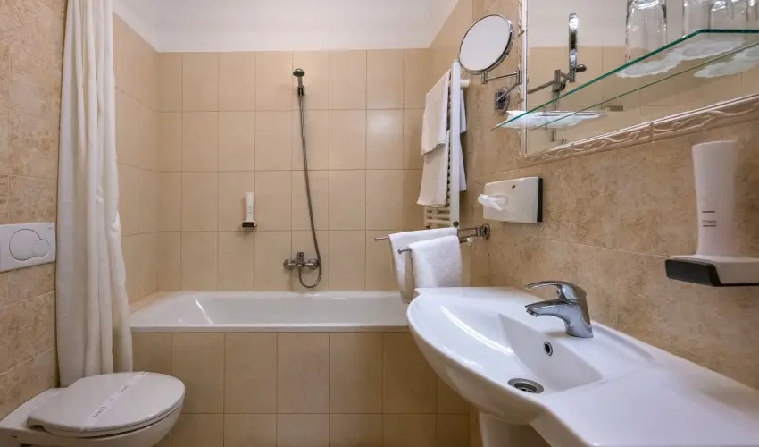 Hotel Kiss Tata - Mjus 1.