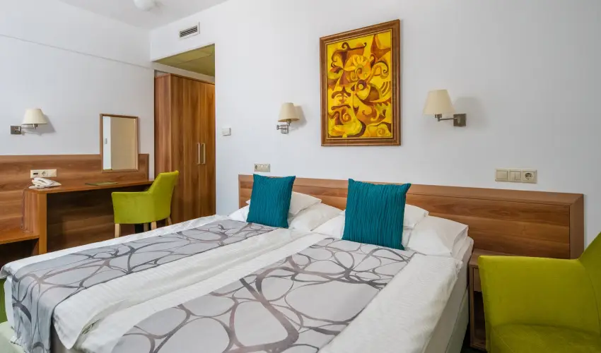 Hotel Kiss Tata - Mjus 1.