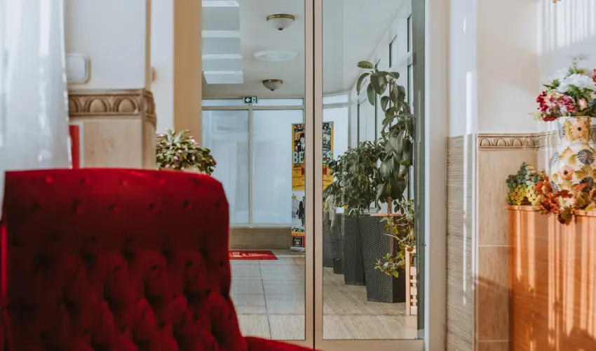 Hotel Korona Wellness, Rendezvny & Borhotel Eger Eger - Mjus 1. (min. 2 j)