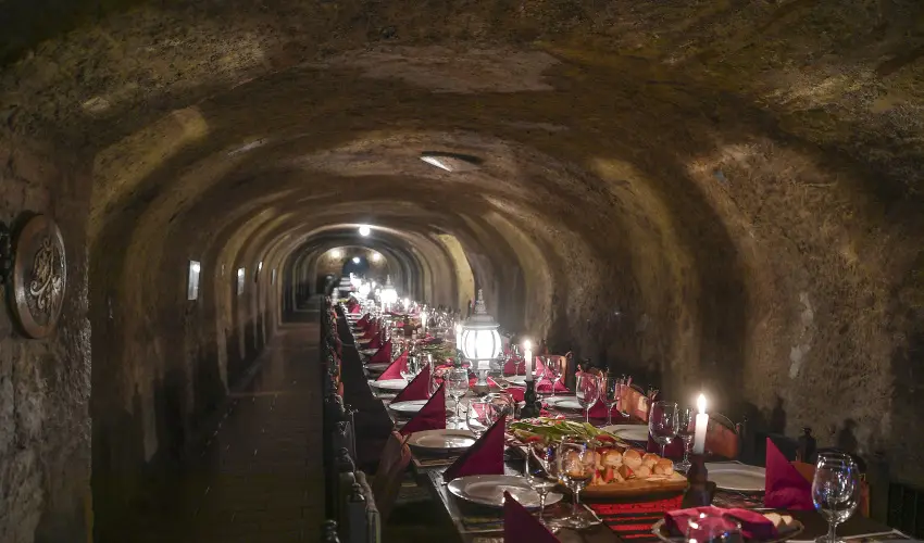 Hotel Korona Wellness, Rendezvny & Borhotel Eger Eger - Mjus 1. (min. 2 j)