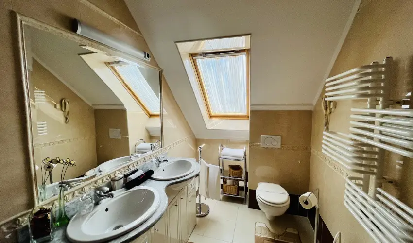 Hotel Korona Wellness, Rendezvny & Borhotel Eger Eger - Mjus 1. (min. 2 j)