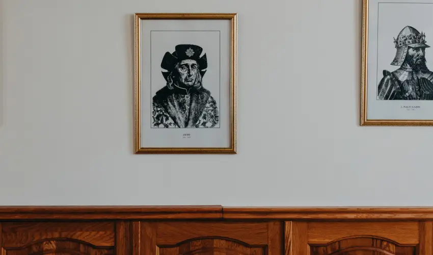 Hotel Korona Wellness, Rendezvny & Borhotel Eger Eger - Mjus 1. (min. 2 j)