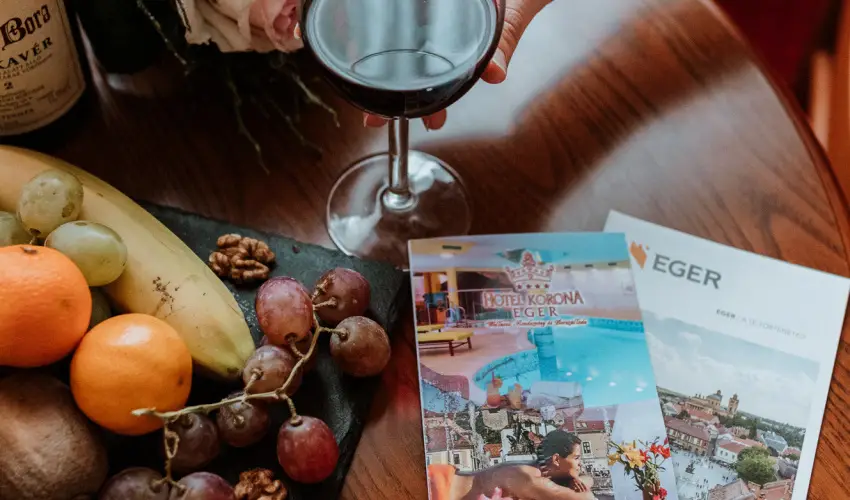 Hotel Korona Wellness, Rendezvny & Borhotel Eger Eger - Mjus 1. (min. 2 j)