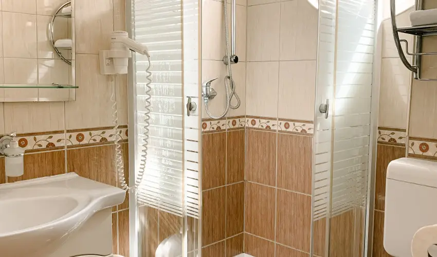 Hotel Korona Wellness, Rendezvny & Borhotel Eger Eger - Mjus 1. (min. 2 j)