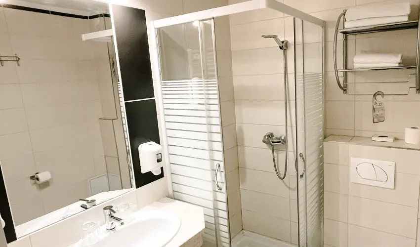 Hotel Korona Wellness, Rendezvny & Borhotel Eger Eger - Mjus 1. (min. 2 j)