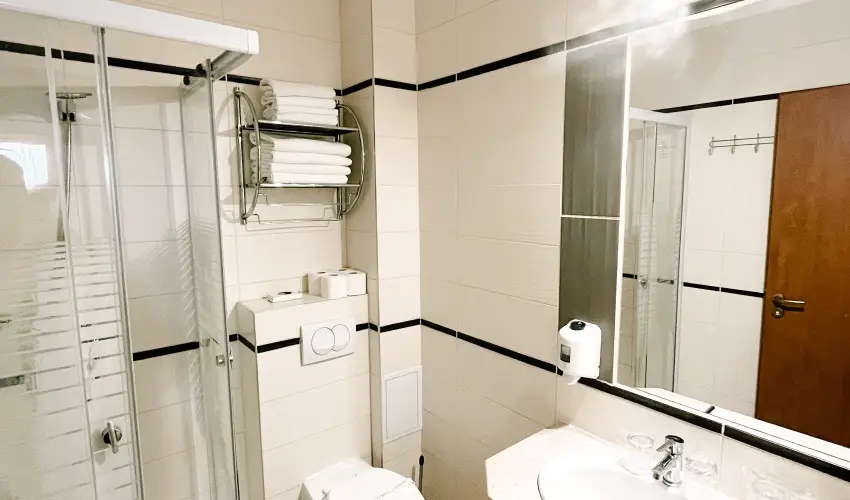 Hotel Korona Wellness, Rendezvny & Borhotel Eger Eger - Mjus 1. (min. 2 j)