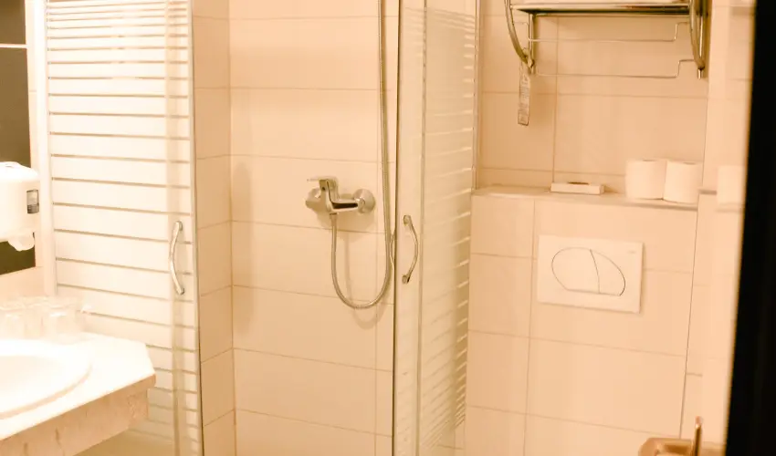 Hotel Korona Wellness, Rendezvny & Borhotel Eger Eger - Mjus 1. (min. 2 j)