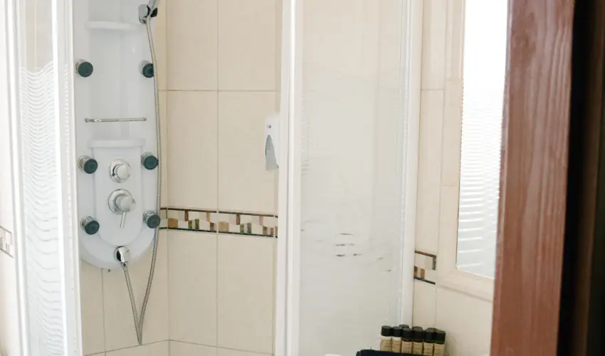 Hotel Korona Wellness, Rendezvny & Borhotel Eger Eger - Mjus 1. (min. 2 j)