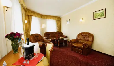 Hotel Korona Wellness, Rendezvny & Borhotel Eger Eger