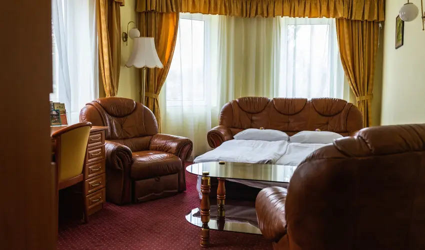 Hotel Korona Wellness, Rendezvny & Borhotel Eger Eger - Mjus 1. (min. 2 j)