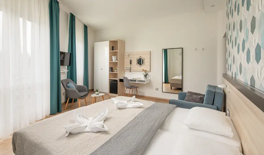 Kristly Hotel Keszthely - Mjus 1.