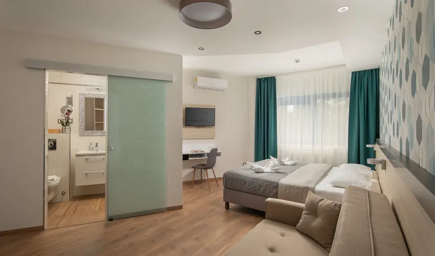 Kristly Hotel Keszthely - Mjus 1.