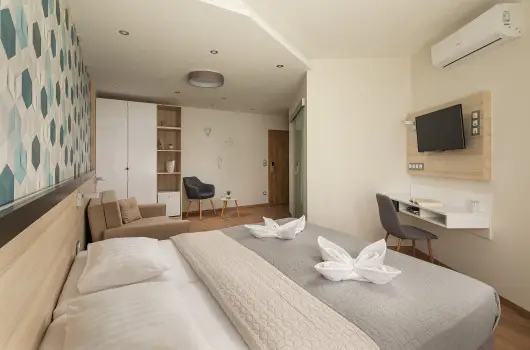 Kristly Hotel - Mjus 1.