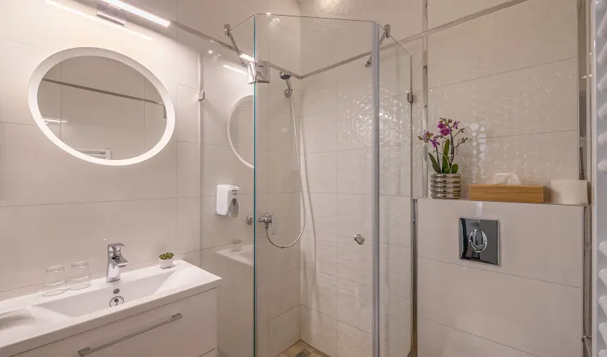 Kristly Hotel Keszthely - Mjus 1.