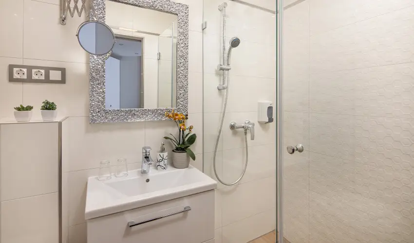 Kristly Hotel Keszthely - Mjus 1.