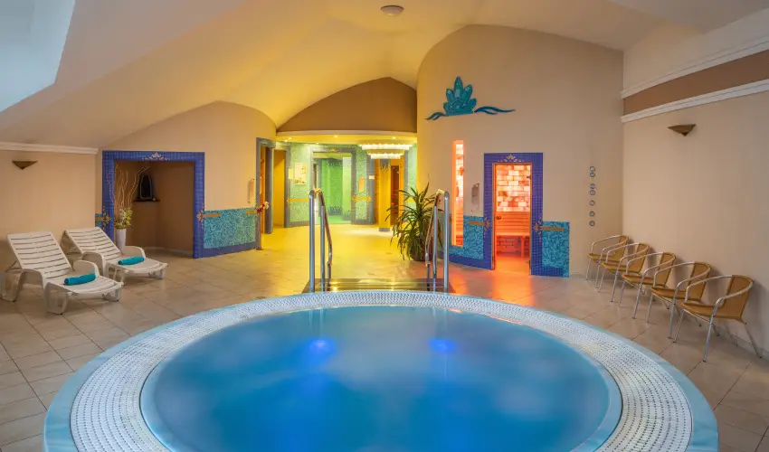 Kristly Hotel Keszthely - Mjus 1.