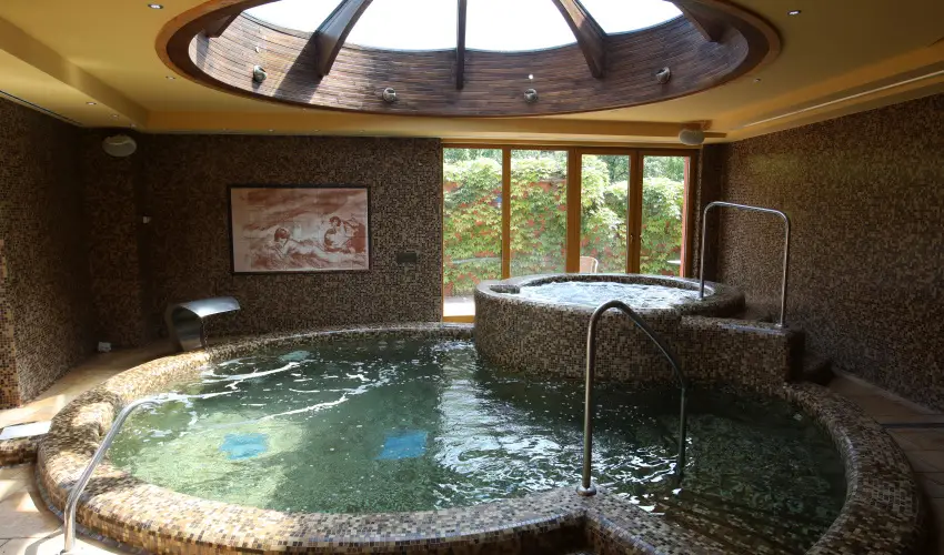 Hotel Laroba Alsrs - Mjus 1. - teljes elrefizetssel (min. 2 j)