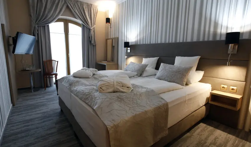 Hotel Laroba Alsrs - Mjus 1. - teljes elrefizetssel (min. 2 j)