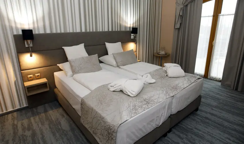 Hotel Laroba Alsrs - Mjus 1. - teljes elrefizetssel (min. 2 j)