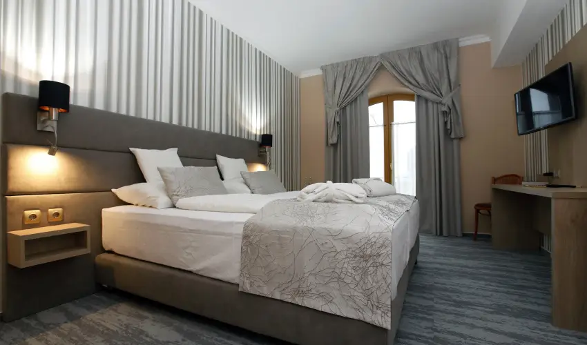 Hotel Laroba Alsrs - Mjus 1. - teljes elrefizetssel (min. 2 j)