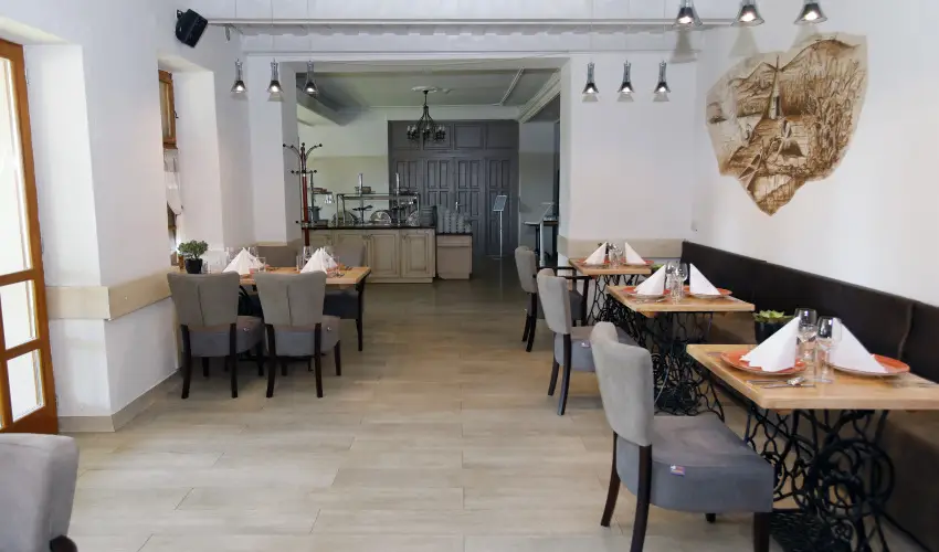 Hotel Laroba Alsrs - Mjus 1. - teljes elrefizetssel (min. 2 j)