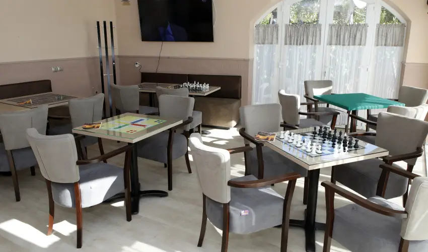 Hotel Laroba Alsrs - Mjus 1. - teljes elrefizetssel (min. 2 j)