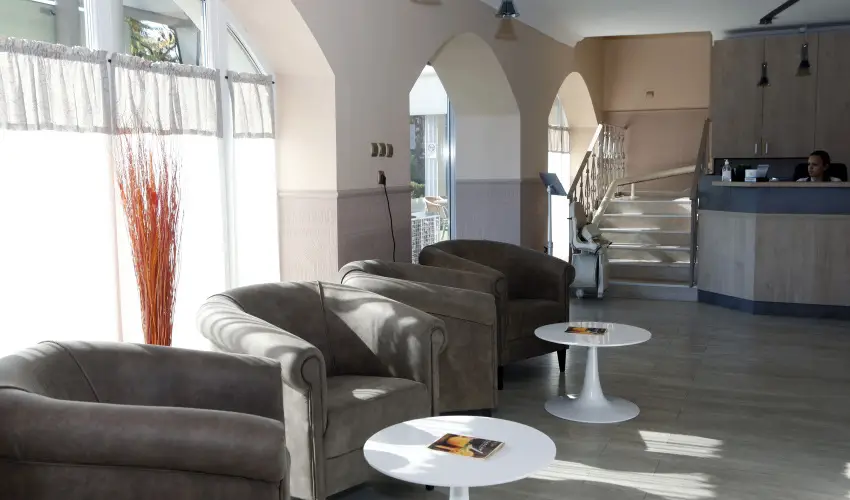 Hotel Laroba Alsrs - Mjus 1. - teljes elrefizetssel (min. 2 j)