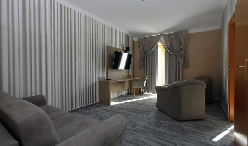 Hotel Laroba Alsrs - Mjus 1. - teljes elrefizetssel (min. 2 j)