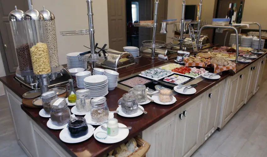 Hotel Laroba Alsrs - Mjus 1. - teljes elrefizetssel (min. 2 j)