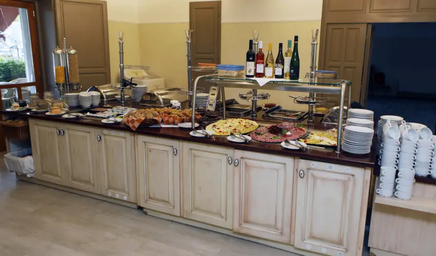 Hotel Laroba Alsrs - Mjus 1. - teljes elrefizetssel (min. 2 j)